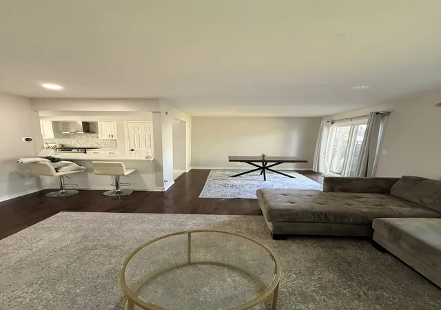 Photo 4 of Townhouse for sale at 219 Pinewood Ln, Bloomingdale, IL 60108 | MLS# 12769892 | Listing updated on 2026-09-27