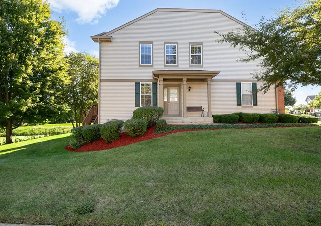 Photo 2 of Townhouse for sale at 1319 W Crane View Ct, Round Lake, IL 60073 | MLS# 12769907 | Listing updated on 2026-10-07