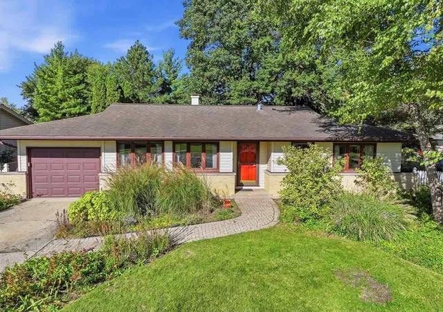 Single family home for sale at 540 Edgewood Ln, Elk Grove Village, IL 60007 | MLS# 12769920