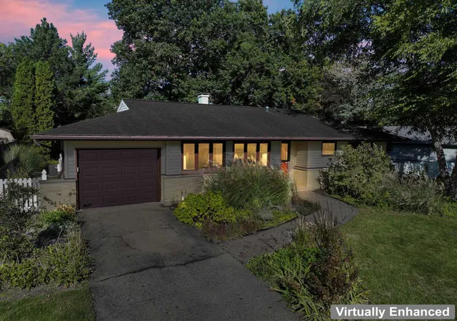 Photo 2 of Single family home for sale at 540 Edgewood Ln, Elk Grove Village, IL 60007 | MLS# 12769920 | Listing updated on 2026-10-10