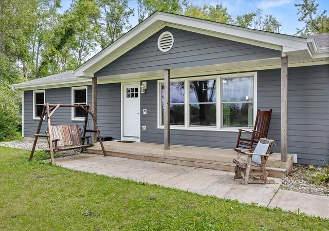 Single family home for sale at 1625 S Sangamon St, Crete, IL 60417 | MLS# 12769932