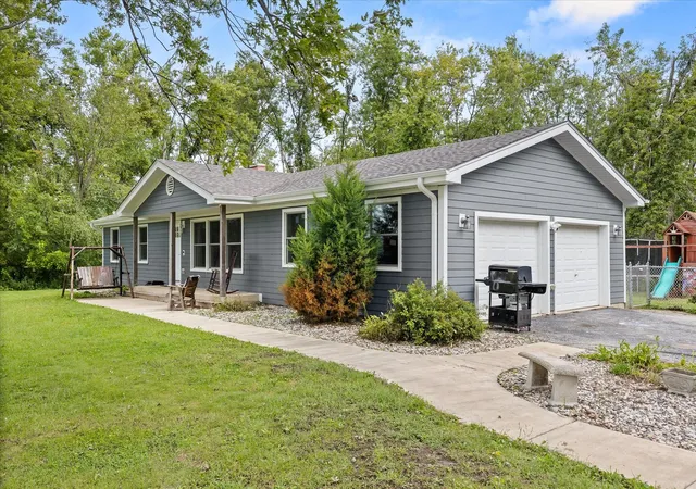Photo 2 of Single family home for sale at 1625 S Sangamon St, Crete, IL 60417 | MLS# 12769932 | Listing updated on 2026-09-26