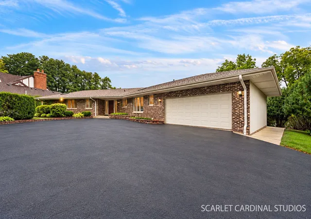 Photo 1 of Single family home for sale at 27200 W Lakeview Dr S, Lake Barrington, IL 60084 | MLS# 12769935 | Listing updated on 2026-10-05