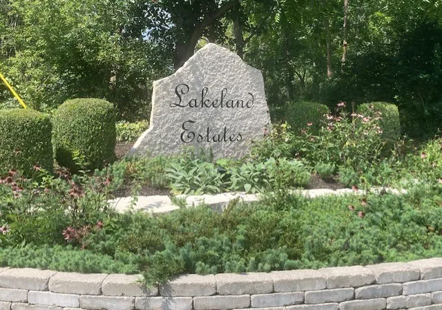 Photo 3 of Single family home for sale at 27200 W Lakeview Dr S, Lake Barrington, IL 60084 | MLS# 12769935 | Listing updated on 2026-10-05