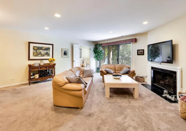 Photo 3 of Condo for sale at 3 The Ct Of Harborside #208, Northbrook, IL 60062 | MLS# 12769943 | Listing updated on 2026-10-07