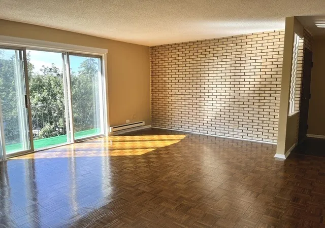 Listing Photo 4 - Condo for sale in building located at 9605 S Komensky Ave, Oak Lawn, IL 60453 - Unit #202