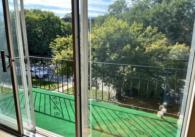 Listing Photo 5 - Condo for sale in building located at 9605 S Komensky Ave, Oak Lawn, IL 60453 - Unit #202