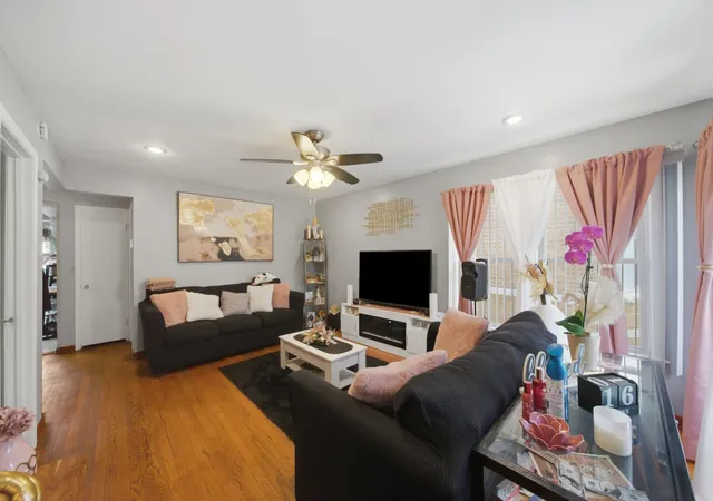 Photo 2 of Single family home for sale at 2847 N Moody Ave, Chicago, IL 60634 | MLS# 12769960 | Listing updated on 2026-09-28