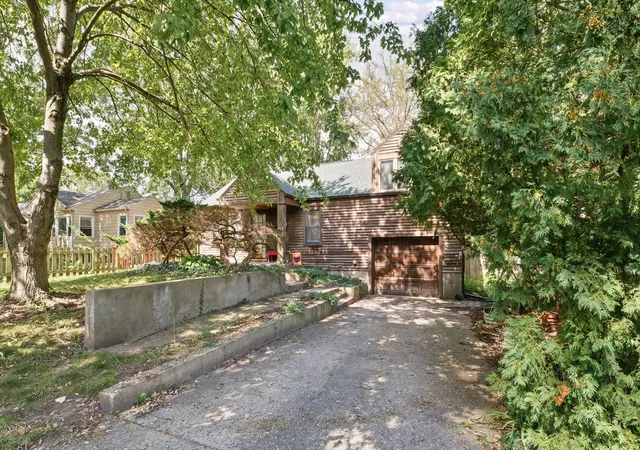Photo 2 of Single family home for sale at 1604 W White St, Champaign, IL 61821 | MLS# 12769974 | Listing updated on 2026-10-06