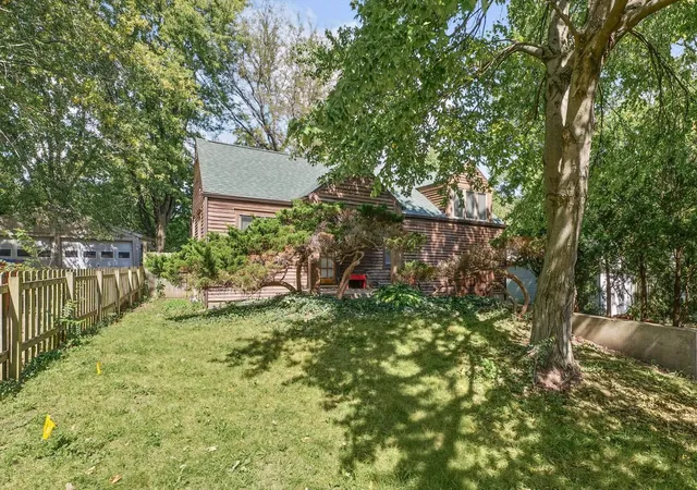 Photo 3 of Single family home for sale at 1604 W White St, Champaign, IL 61821 | MLS# 12769974 | Listing updated on 2026-10-06