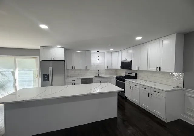 Photo 4 of Single family home for sale at 5 Lakewood Ct, Park Forest, IL 60466 | MLS# 12770001 | Listing updated on 2026-10-02
