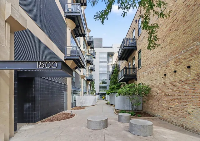 Photo 1 of Condo for sale at 1800 W Grace St #204, Chicago, IL 60613 | MLS# 12770021 | Listing updated on 2026-10-07