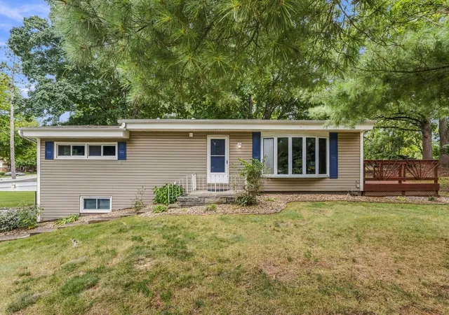 Photo 1 of Single family home for sale at 4903 Thrush Ave, Decatur, IL 62521 | MLS# 12770028 | Listing updated on 2026-10-04