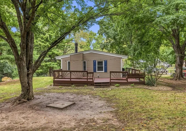 Photo 3 of Single family home for sale at 4903 Thrush Ave, Decatur, IL 62521 | MLS# 12770028 | Listing updated on 2026-10-04