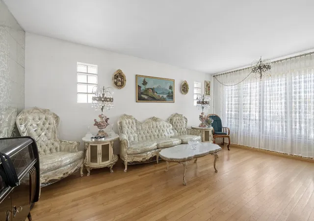 Photo 4 of Single family home for sale at 3974 N Oleander Ave, Chicago, IL 60634 | MLS# 12770038 | Listing updated on 2026-09-29