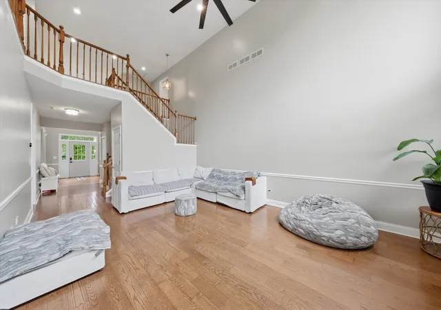 Photo 4 of Single family home for sale at 1571 Woodland Ln, Bolingbrook, IL 60490 | MLS# 12770044 | Listing updated on 2026-10-01
