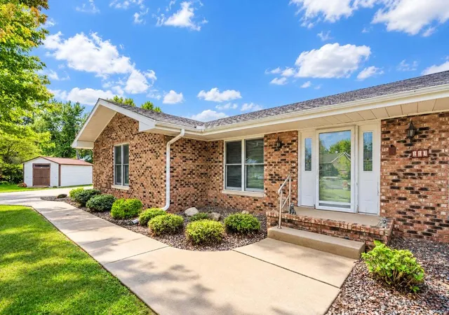 Photo 2 of Single family home for sale at 113 Diane Dr, Lexington, IL 61753 | MLS# 12770071 | Listing updated on 2026-10-06