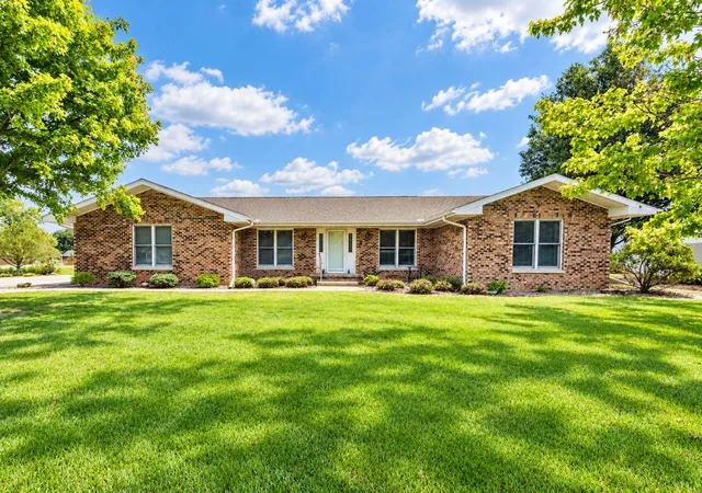 Photo 1 of Single family home for sale at 113 Diane Dr, Lexington, IL 61753 | MLS# 12770071 | Listing updated on 2026-10-06