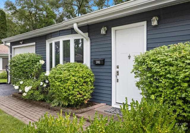 Photo 1 of Single family home for sale at 390 Larkdale Row, Wauconda, IL 60084 | MLS# 12770078 | Listing updated on 2026-10-01