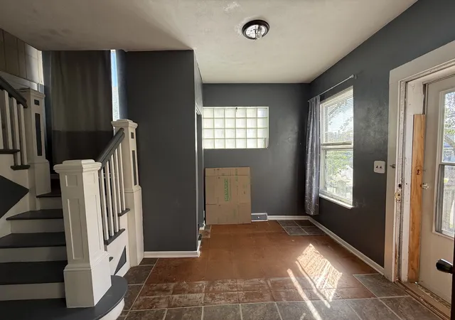 Photo 2 of Single family home for sale at 930 W Park Ave, Joliet, IL 60436 | MLS# 12770089 | Listing updated on 2026-10-04