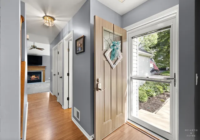 Photo 3 of Single family home for sale at 930 Ridgewood Dr, Cary, IL 60013 | MLS# 12770099 | Listing updated on 2026-09-29