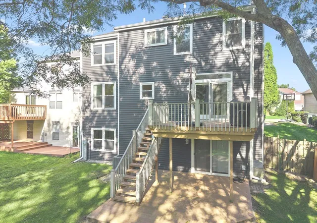 Photo 2 of Townhouse for sale at 1949 Barnhill Dr, Mundelein, IL 60060 | MLS# 12770102 | Listing updated on 2026-10-08
