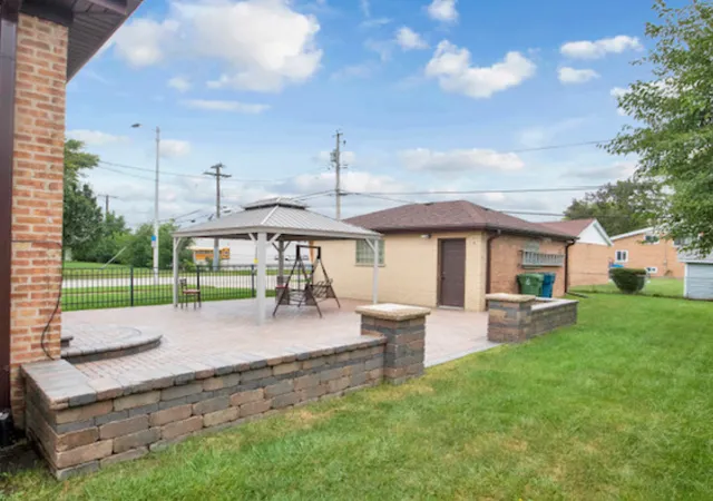 Photo 3 of Single family home for sale at 8901 S 49th Court, Oak Lawn, IL 60453 | MLS# 12770118 | Listing updated on 2026-09-26