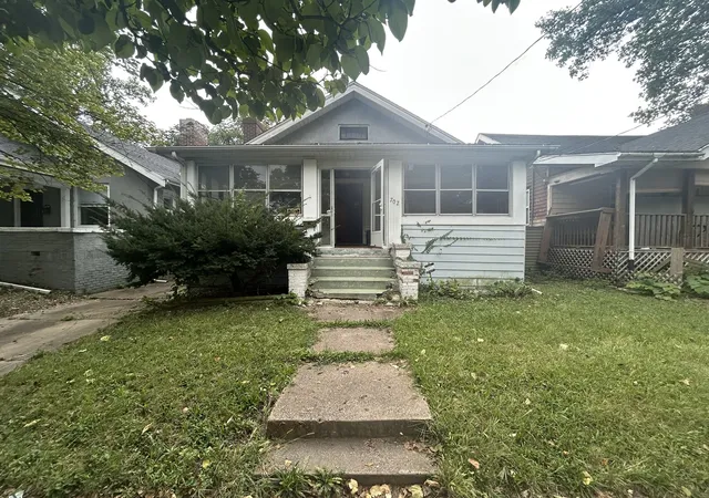 Photo 1 of Single family home for sale at 702 E Frye Ave, Peoria, IL 61603 | MLS# 12770133 | Listing updated on 2026-10-02