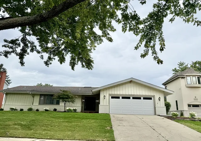 Photo 1 of Single family home for sale at 1117 Summit Hills Ln, Naperville, IL 60563 | MLS# 12770138 | Listing updated on 2026-09-26