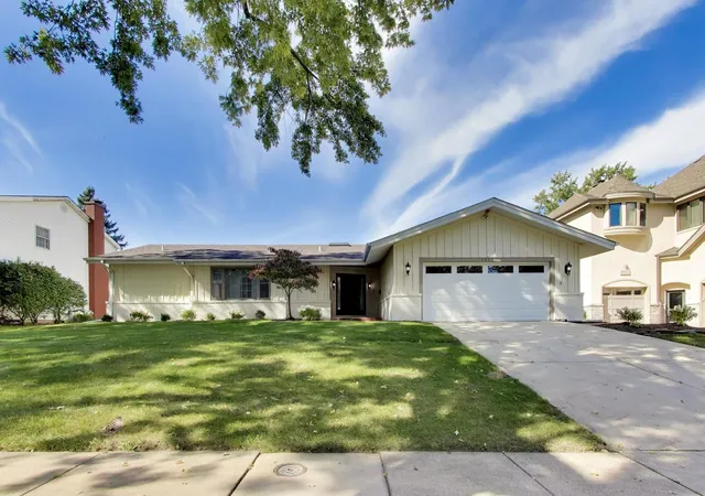 Photo 1 of Single family home for sale at 1117 Summit Hills Ln, Naperville, IL 60563 | MLS# 12770138 | Listing updated on 2026-10-04