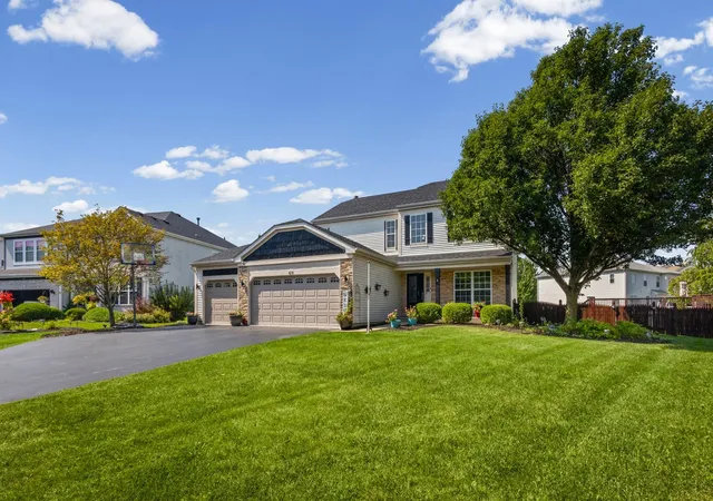 Photo 3 of Single family home for sale at 431 Cardinal Ln, Bolingbrook, IL 60490 | MLS# 12770148 | Listing updated on 2026-10-01