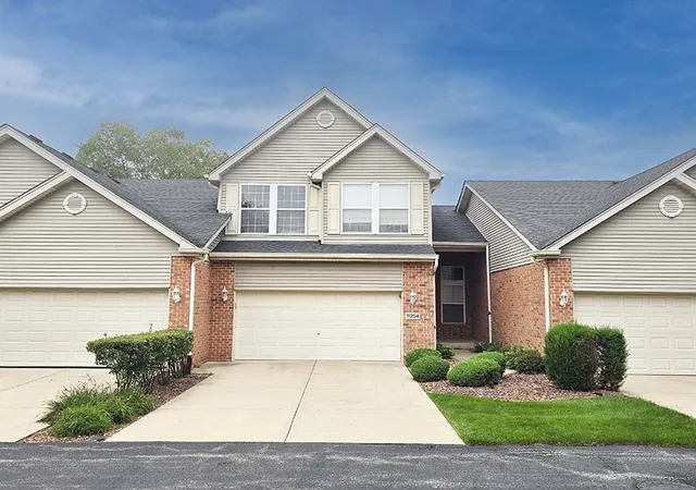 Photo 1 of Townhouse for sale at 11254 Pin Oak Cir, Mokena, IL 60448 | MLS# 12770155 | Listing updated on 2026-10-01