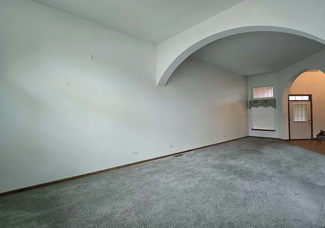 Photo 3 of Townhouse for sale at 11254 Pin Oak Cir, Mokena, IL 60448 | MLS# 12770155 | Listing updated on 2026-10-01