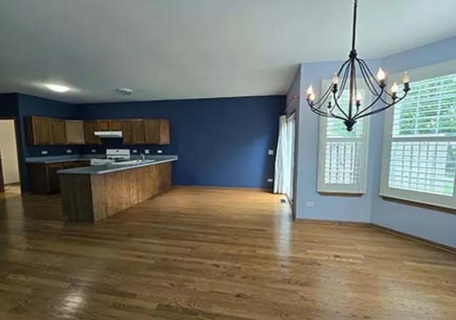 Photo 4 of Townhouse for sale at 11254 Pin Oak Cir, Mokena, IL 60448 | MLS# 12770155 | Listing updated on 2026-10-01