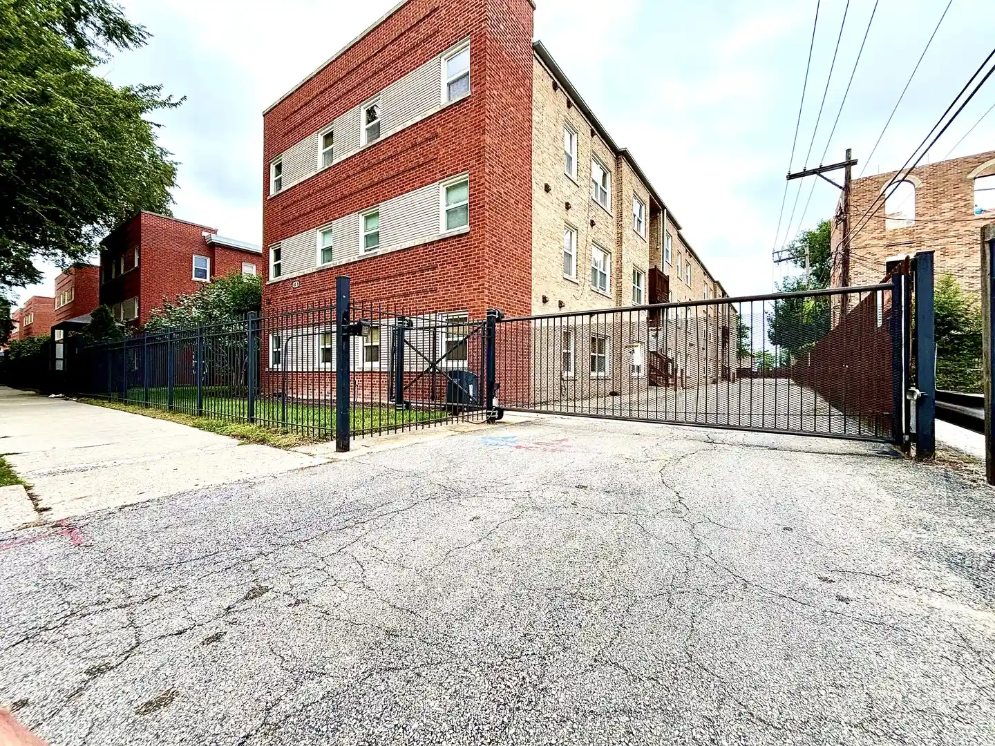 Listing Photo 21 - Condo for sale at Edgemoor Park Condos, Unit 3W 6423 N Damen Ave, Edgemoor Park Condos, Chicago, IL 60645 | Built Year: undefined - undefined