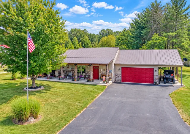 Photo 1 of Single family home for sale at 34 Getaway Ln, Murphysboro, IL 62966 | MLS# 12770161 | Listing updated on 2026-10-03