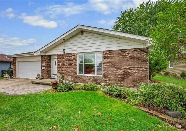 Single family home for sale at 125 W Middle St, South Elgin, IL 60177 | MLS# 12770171