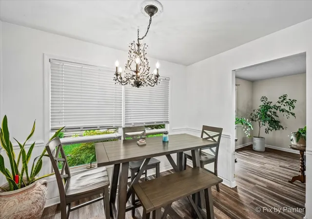 Photo 4 of Single family home for sale at 125 W Middle St, South Elgin, IL 60177 | MLS# 12770171 | Listing updated on 2026-10-05