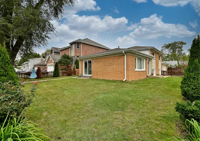 Photo 2 of Single family home for sale at 8033 Long Ave, Burbank, IL 60459 | MLS# 12770173 | Listing updated on 2026-10-06