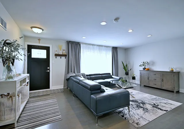 Photo 3 of Single family home for sale at 8033 Long Ave, Burbank, IL 60459 | MLS# 12770173 | Listing updated on 2026-10-06