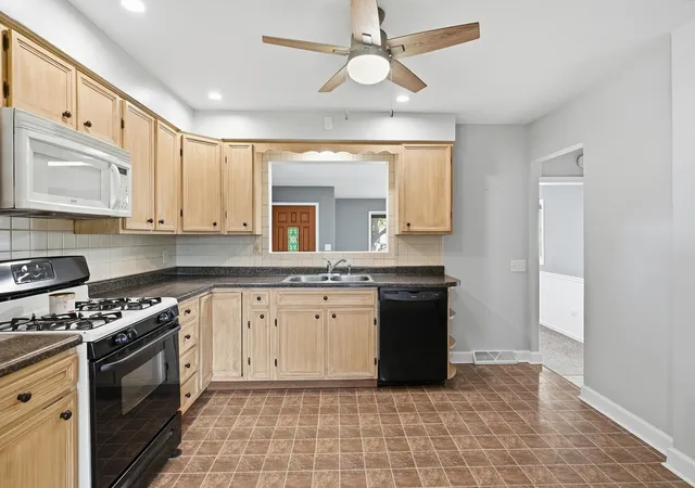 Photo 4 of Single family home for sale at 3443 Phillips Ave, Steger, IL 60475 | MLS# 12770180 | Listing updated on 2026-10-06