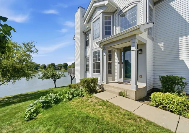 Photo 2 of Townhouse for sale at 1258 Appaloosa Way, Bartlett, IL 60103 | MLS# 12770190 | Listing updated on 2026-09-27