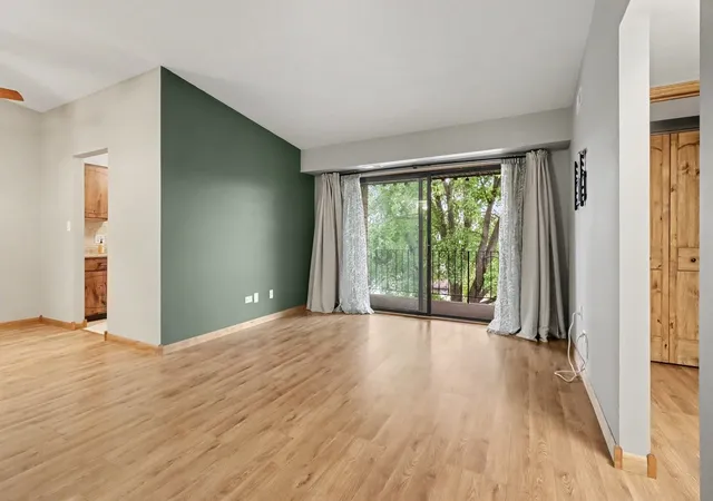 Listing Photo 5 - Condo for sale in building located at 14033 S Laramie Ave, Crestwood, IL 60445 - Unit #420