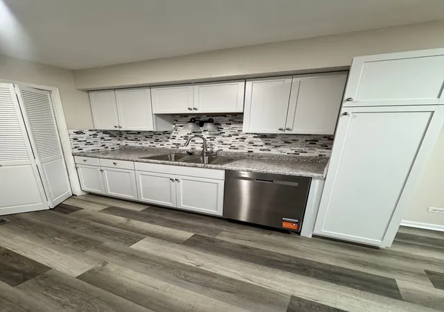 Photo 4 of Condo for sale at 1303 Kingsbury Dr #B, Hanover Park, IL 60133 | MLS# 12770210 | Listing updated on 2026-10-04