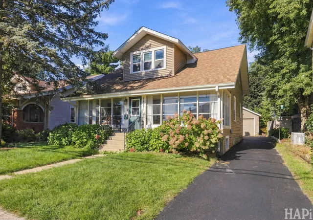 Photo 1 of Single family home for sale at 1617 N Riverside Dr, Mc Henry, IL 60050 | MLS# 12770216 | Listing updated on 2026-10-05