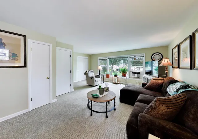 Listing Photo 4 - Condo for sale in building located at 8110 W Addison St, Chicago, IL 60634