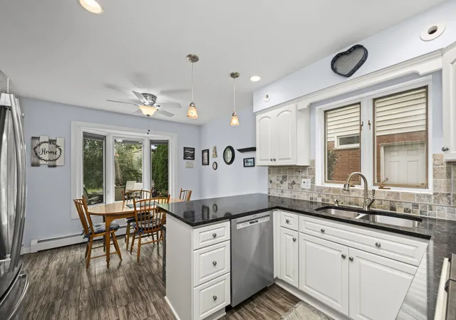 Photo 3 of Single family home for sale at 221 S Rammer Ave, Arlington Heights, IL 60004 | MLS# 12770221 | Listing updated on 2026-09-29