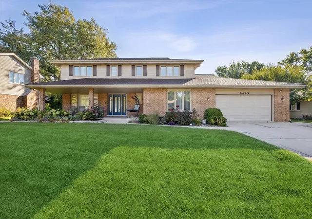 Single family home for sale at 6645 Sheffield Ln, Willowbrook, IL 60527 | MLS# 12770227