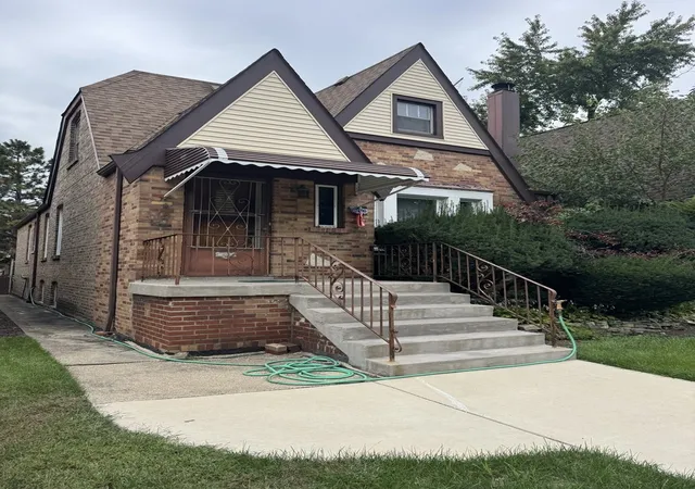 Single family home for sale at 3254 N Oak Park Ave, Chicago, IL 60634 | MLS# 12770233