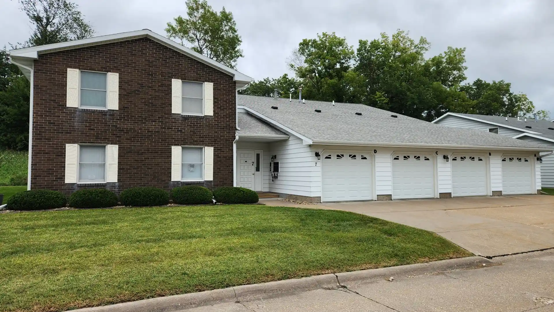 Listing Photo 1 - Condo for sale in 814 13th Ave N located at 814 13th Ave N, Clinton, IA 52732 - Unit #7C